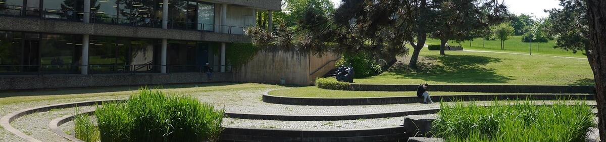 Philosophische Fakultät Außenbereich